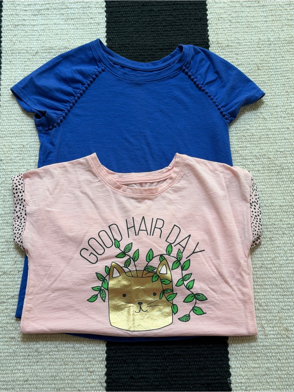 Cat & Jack Girls 2 Tee Bundle Size L (10/12) Pink Cat Graphic & Blue Top